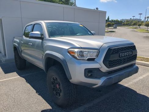 Used 2017 Toyota Tacoma TRD Off-Road w/ Tow Package (A/T) AWD/4WD image 1
