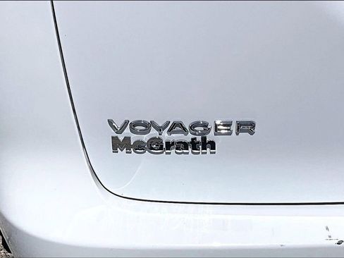 Used 2023 Chrysler Voyager LX FWD image 23