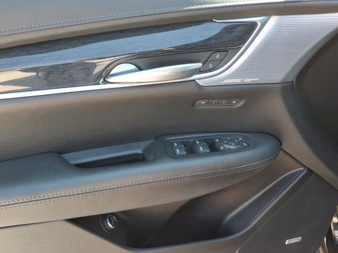 Used 2023 Cadillac XT5 Premium Luxury image 14