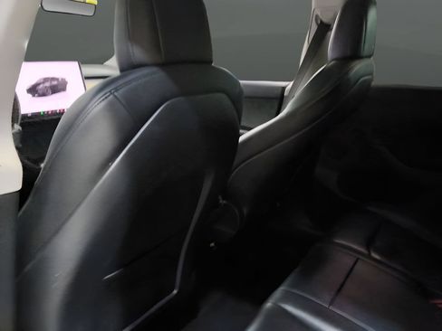 Used 2022 Tesla Model Y Long Range AWD/4WD image 28