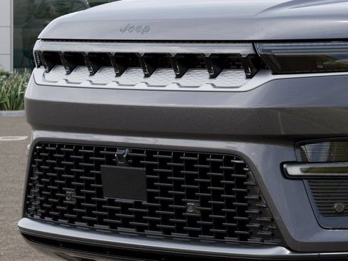 New 2026 Jeep Grand Wagoneer L 2WD image 11