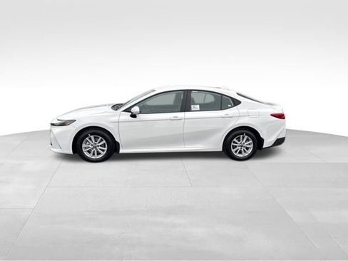 New 2026 Toyota Camry LE image 2