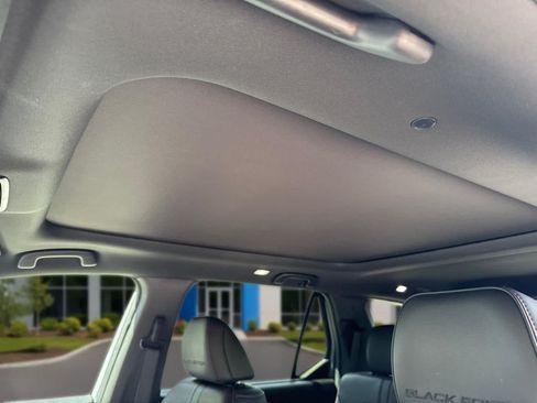 Used 2025 Honda Pilot Black Edition image 15