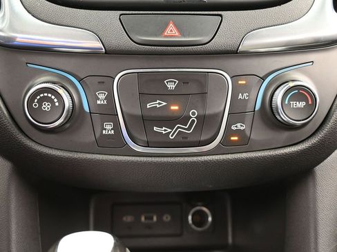 Used 2020 Chevrolet Equinox LT image 24