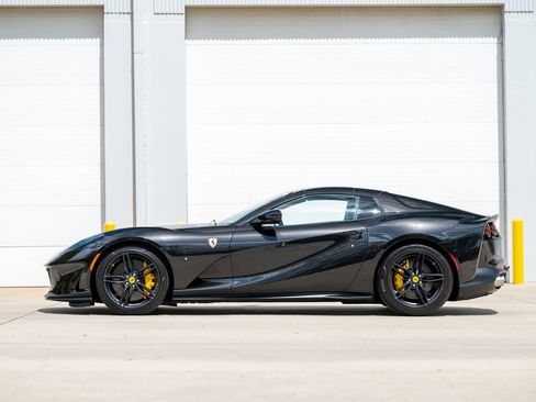 Used 2022 Ferrari 812 GTS RWD image 34