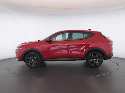Used 2024 Dodge Hornet GT w/ GT Blacktop Package AWD/4WD image 19
