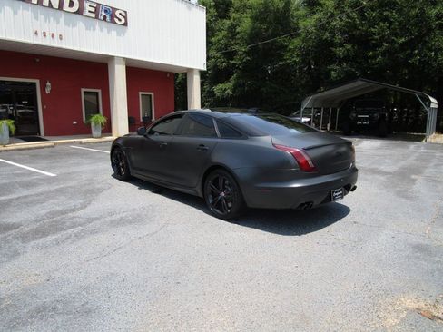 Used 2016 Jaguar XJ R RWD image 2