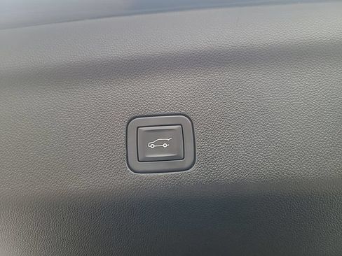 Used 2024 Cadillac Escalade Premium Luxury w/ LPO, Floor Liner Package AWD/4WD image 37