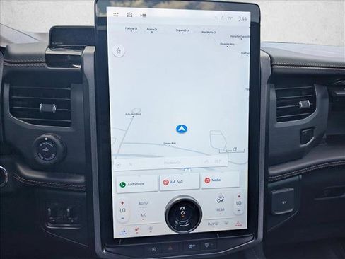 Used 2024 Ford Expedition Platinum image 18