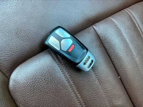 Used 2018 Audi Q5 2.0T Premium Plus w/ Premium Plus Package image 29