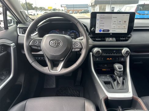 Used 2025 Toyota RAV4 Limited image 15
