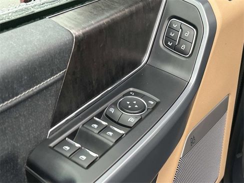 Used 2022 Ford F150 Lariat w/ Equipment Group 502A High image 28