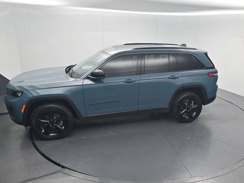 Used 2026 Jeep Grand Cherokee Limited w/ Limited Altitude Package AWD/4WD image 57