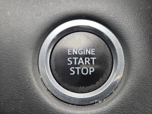 Used 2021 Toyota Highlander XLE image 36