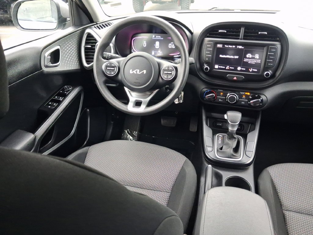 Used 2024 Kia Soul LX w/ Option Group 015 FWD image 15