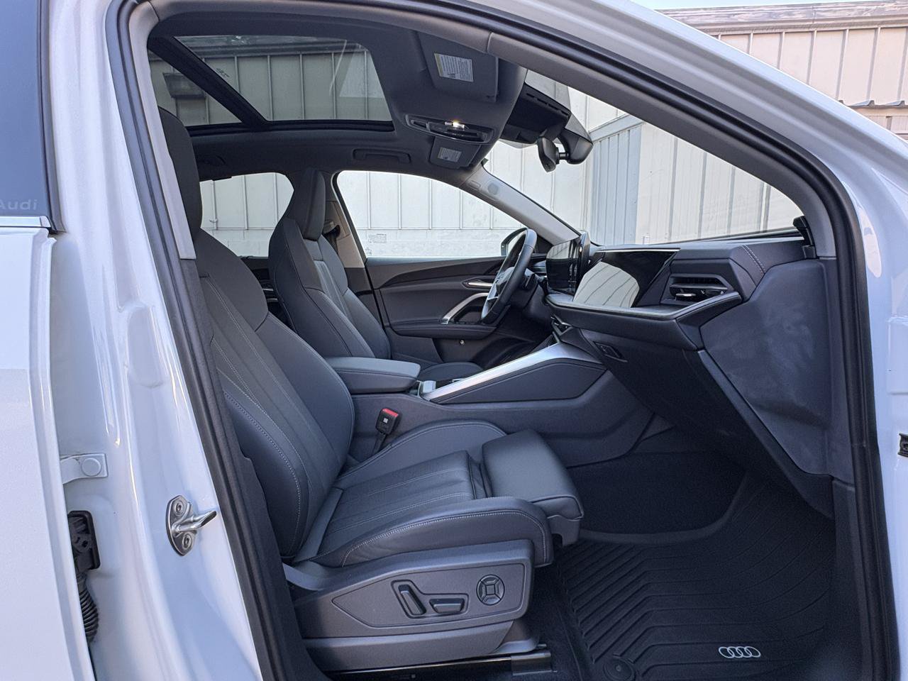 Used 2025 Audi Q5 Premium Plus AWD/4WD image 22