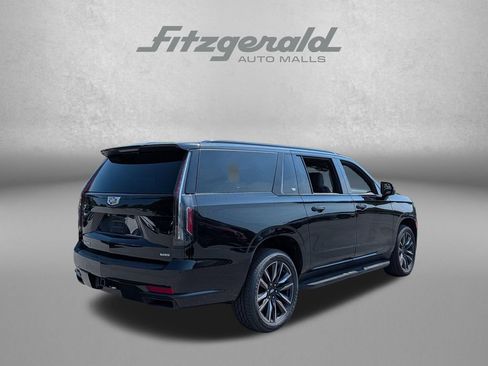 Used 2024 Cadillac Escalade ESV Sport AWD/4WD image 8