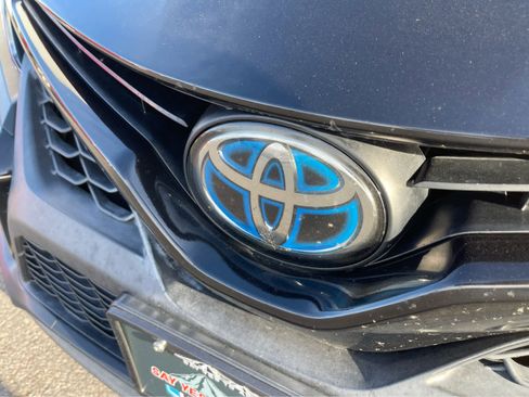 Used 2021 Toyota Camry SE image 8