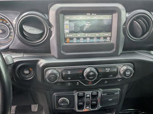 Used 2020 Jeep Wrangler Unlimited Sport image 26