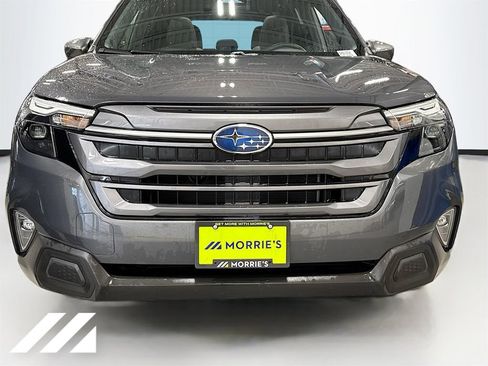 Used 2025 Subaru Forester Premium image 2