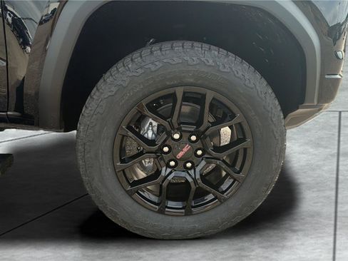 New 2026 GMC Canyon Denali w/ LPO, Denali Black Edition image 28