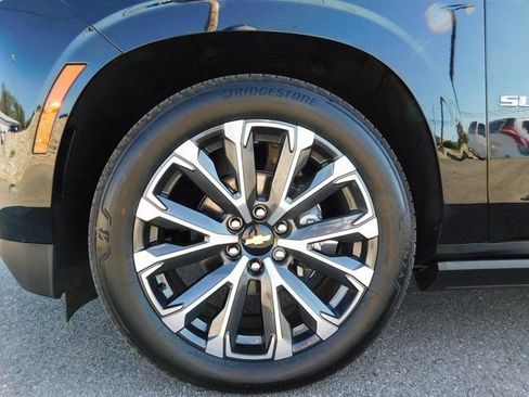 New 2025 Chevrolet Suburban High Country image 10