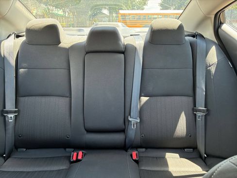 Used 2025 Nissan Altima 2.5 SV FWD image 33
