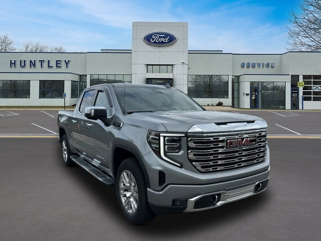 Used 2023 GMC Sierra 1500 Denali w/ Technology Package AWD/4WD image 4