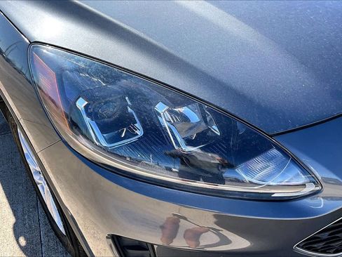 Used 2021 Ford Escape SE image 28