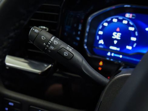 Used 2024 Chevrolet Silverado 1500 LT AWD/4WD image 29