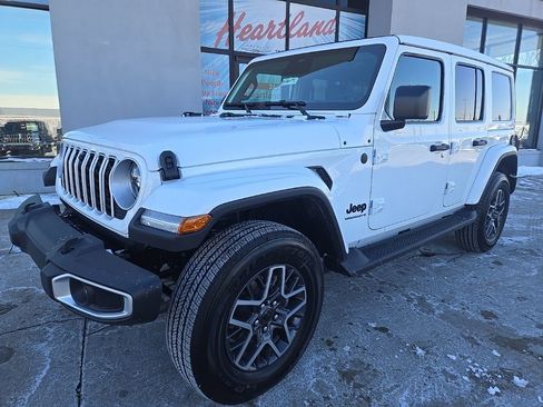 New 2026 Jeep Wrangler Unlimited Sahara AWD/4WD image 2