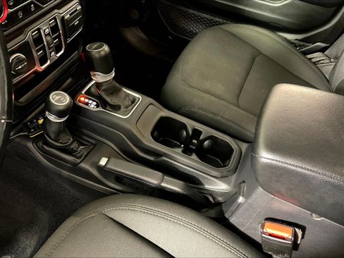 Used 2021 Jeep Gladiator Sport AWD/4WD image 19