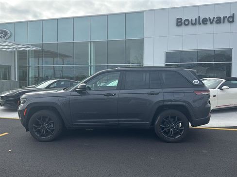 Used 2024 Jeep Grand Cherokee Limited 4xe image 14