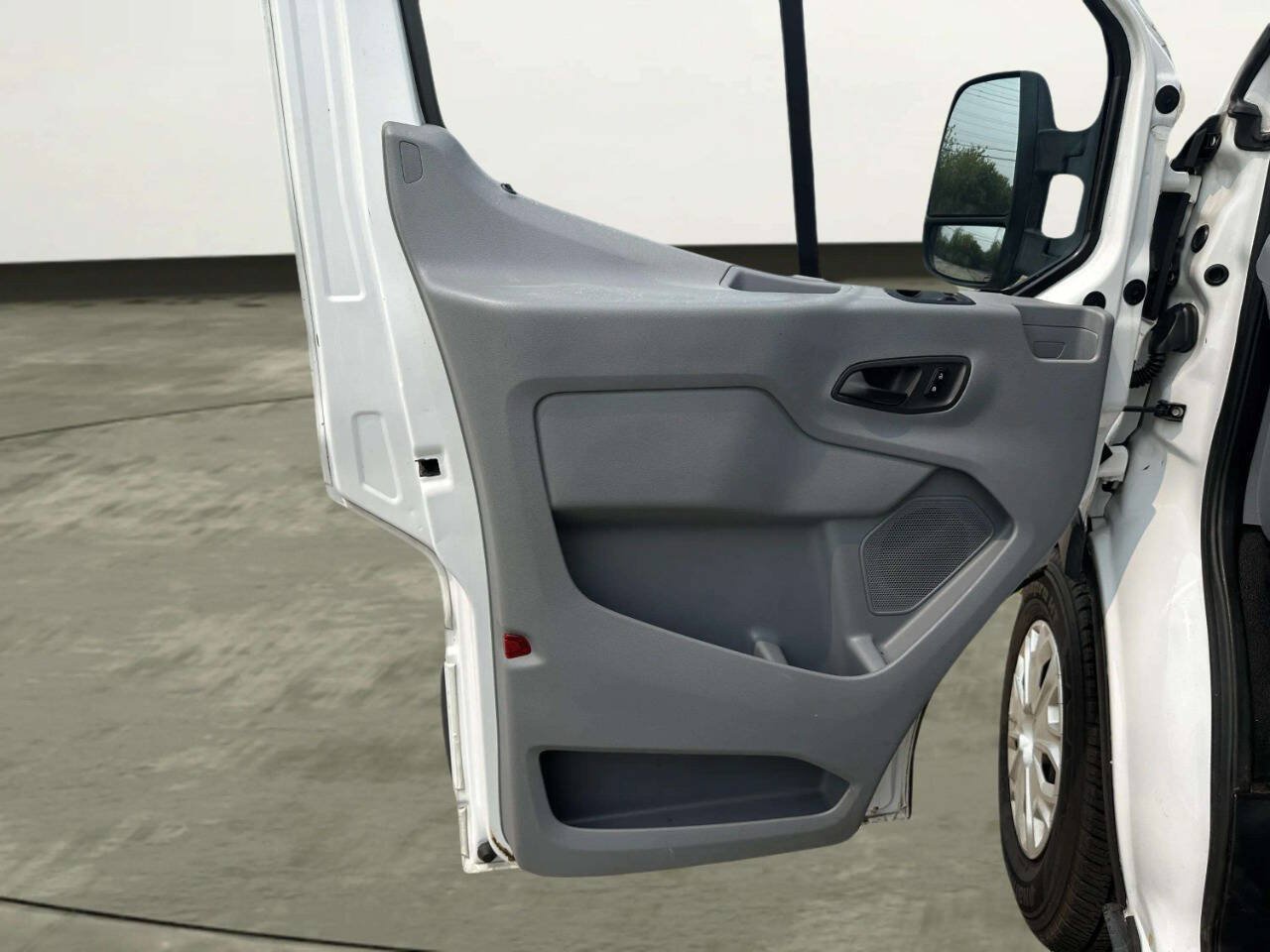 Used 2015 Ford Transit 350 148 Medium Roof RWD image 15