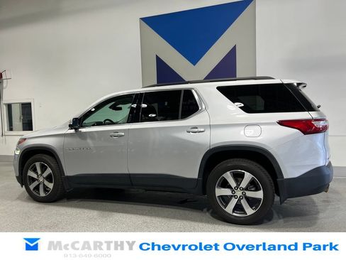 Used 2020 Chevrolet Traverse LT w/ LT Premium Package AWD/4WD image 7