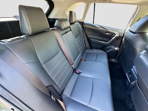 Used 2022 Toyota RAV4 XLE Premium image 29