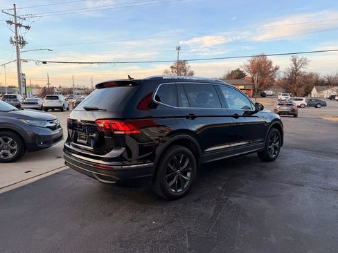 Used 2022 Volkswagen Tiguan SE image 6