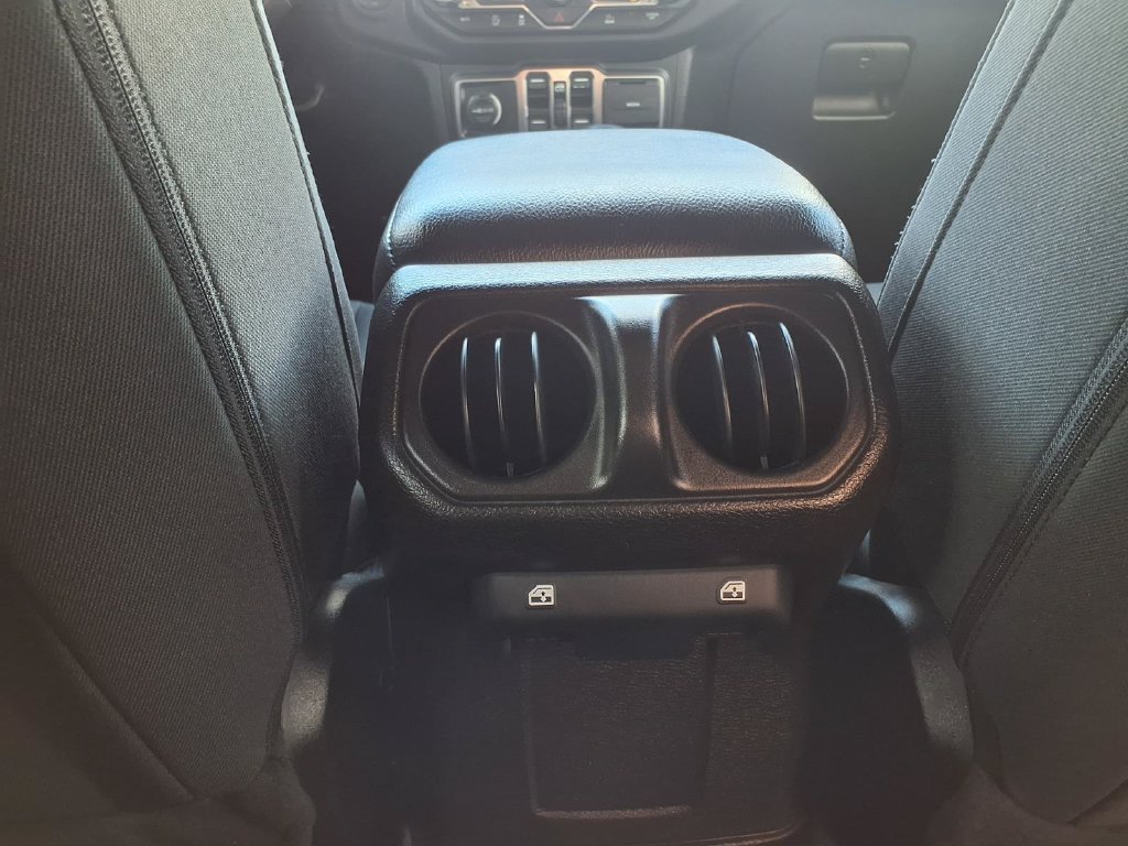 Used 2022 Jeep Wrangler Unlimited Sport AWD/4WD image 24