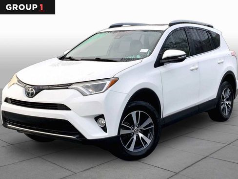 Used 2017 Toyota RAV4 XLE FWD image 1