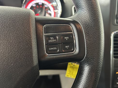 Used 2018 Dodge Grand Caravan SE w/ UConnect Hands-Free Group FWD image 22