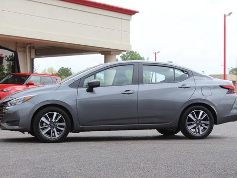 Used 2025 Nissan Versa SV FWD image 6