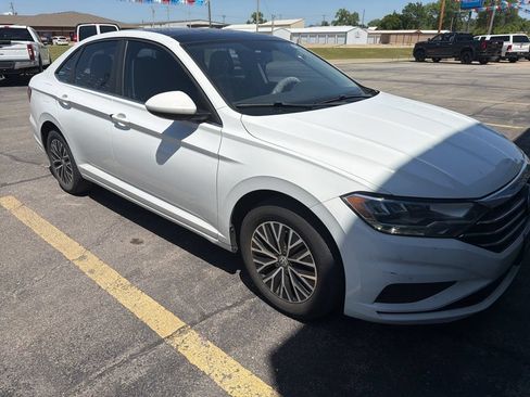 Used 2019 Volkswagen Jetta SE FWD image 3