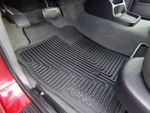 Used 2005 Ford Ranger XLT image 33