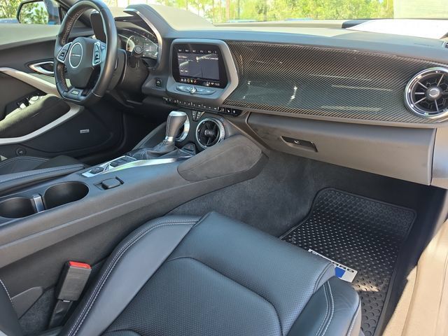 Used 2023 Chevrolet Camaro LT RWD image 10