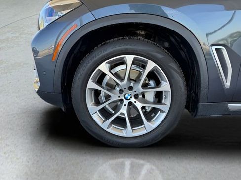 Used 2019 BMW X5 xDrive40i w/ Luxury Seating Package image 14