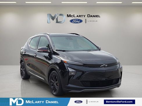 Used 2023 Chevrolet Bolt EUV Premier w/ Sun & Sound Package FWD image 1