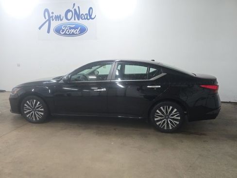 Used 2024 Nissan Altima 2.5 SV image 28