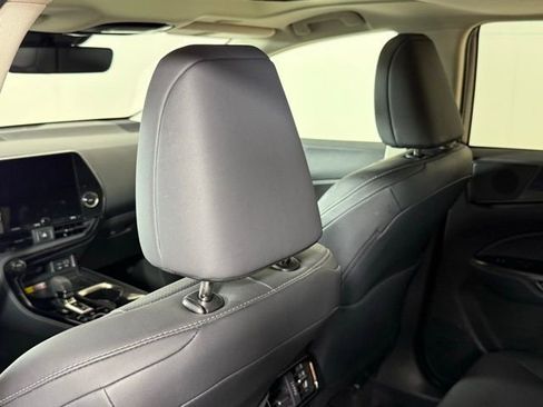 Certified 2025 Lexus NX 250 FWD w/ Premium Package image 22