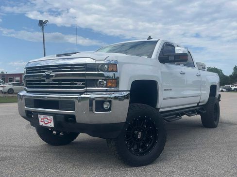Used 2019 Chevrolet Silverado 2500 LTZ w/ Duramax Plus Package AWD/4WD image 2