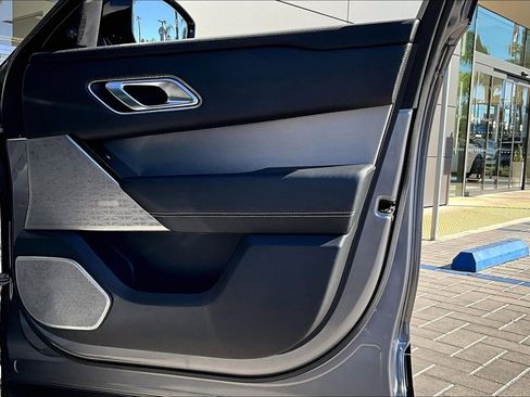 Used 2020 Land Rover Range Rover Velar R-Dynamic S image 24
